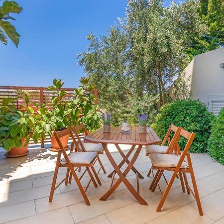 Couple'S Getaway , Modern Amenities & Sophisticated Style Lägenhet Rhodes City Exteriör bild